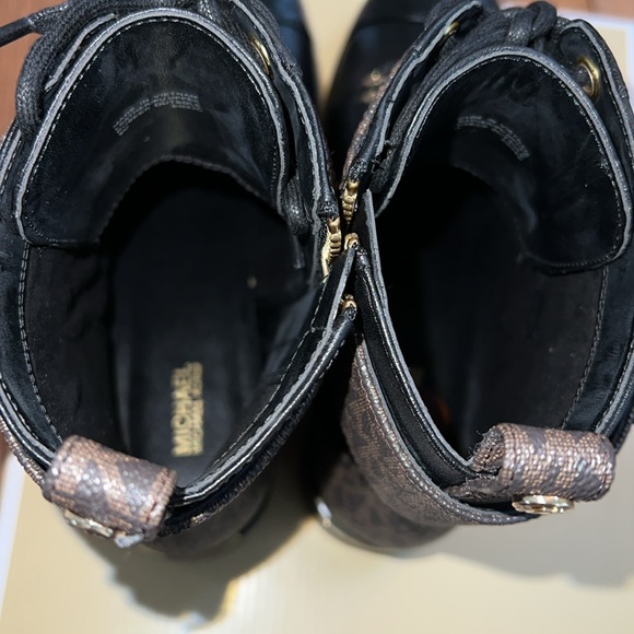 Michael Kors Women’s Tatum combat  Lace-Up Boot - Picture 7 of 12